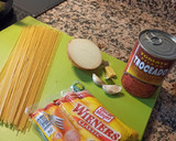 Foto del paso 1 de la receta: Espaguetis con salchichas