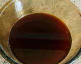 A picture of step 3 of Lenten honey pie in a multicooker.