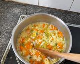 รูปขั้นตอนการทำที่ 7 ของ ซุปไข่น้ำกับผักตามใจฉัน☺️