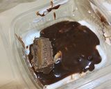 صورة لخطوة 1 من وصفة حلى المارس بالبسكوت 🍪