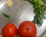 A picture of step 1 of Raw Tomato Coriander chutney.