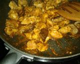 รูปขั้นตอนการทำที่ 3 ของ มาม่าผัดพริกแกงไก่