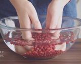 A picture of step 2 of ''ANKO / KOSHI-AN'' (Smooth and Sweet Red Bean Paste / Azuki Bean Paste).