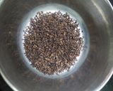 A picture of step 3 of Vattaram Idli Podi.