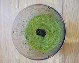 Une image de l'étape 2 de Pesto courgette / basilic / noix.