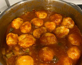 Foto del paso 6 de la receta: Albóndigas de merluza y bacalao con tomate y calabacín