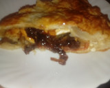Foto del paso 1 de la receta: Empanada de queso bacon dátiles y cebolla caramelizada