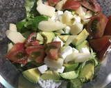 Foto del paso 3 de la receta: Ensalada de arroz con kiwi y aguacate 🥗🍐🥝🥑