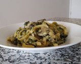 Foto del paso 5 de la receta: Pasta con espinacas y champiñones a la crema