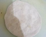 A picture of step 2 of Crispy square paratha.