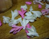 Foto del paso 2 de la receta: Torta decorada canasta con flores