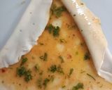 A picture of step 5 of Egg Paratha.