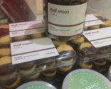Foto langkah ke 6 dari resep Half moon cookies.