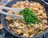Une image de l'étape 19 de Tagliatelles à la viande séchée, girolles et crème de courgettes.