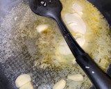 Foto del paso 2 de la receta: Camarones 🍤 con ajo y coco 🥥