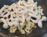 A picture of step 5 of Pasta with rocket, mushrooms and crunchy ham.