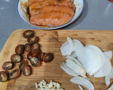 Foto del paso 1 de la receta: Salmón con costra de mermelada de melocotón en salsa de soja