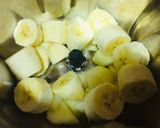 A picture of step 1 of Smoothie bowl.