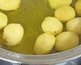 दम आलू(Dum Aloo recipe in hindi) रेसिपी चरण 2 फोटो