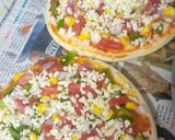 A picture of step 3 of Veg Pizza.