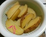 Foto langkah ke 2 dari resep Potato Wedges Panggang Teflon.