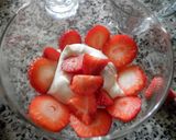 Foto del paso 2 de la receta: Copa de fresas con nata