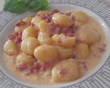 Foto del paso 2 de la receta Ñoquis en salsa de jamón y tomate seco