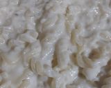 A picture of step 3 of White sauce spiral pasta.