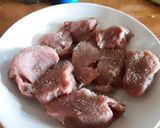 A picture of step 1 of Sig's Fillet of pork with creamed cheese and onion sauce.