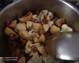A picture of step 6 of Aloo Gobhi Pulao.