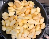 Une image de l'étape 2 de Crumble de pommes à la noisette.