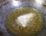 A picture of step 3 of Green peas potato cone.