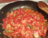 Foto del paso 2 de la receta: Merluza en salsa de pimientos del piquillo