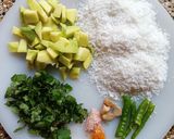 A picture of step 1 of Raw mango and coconut dry chutney.