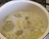 Foto langkah ke 2 dari resep Creamy Chicken Soup.