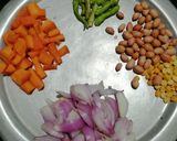 A picture of step 1 of Carrot upma.