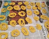 A picture of step 2 of Rice murukku.