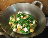 Foto langkah ke 7 dari resep Tumis tahu kacang panjang.