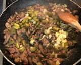 Tárkonyos májragu szalmakrumplival recept fázis 2 fotója