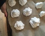 A picture of step 2 of Meringue ghosts 👻.