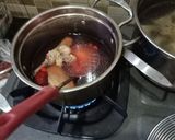 Foto langkah ke 2 dari resep Sup ayam angkak.