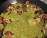 Foto del paso 4 de la receta: Costillitas en salsa verde con un toque de cilantro