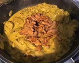 Une image de l'étape 9 de Sot l’y laisse aux girolles,oignon de roscoff et crème de curcuma.