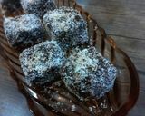 A picture of step 7 of Lamington (Austarilian cake).
