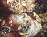 Foto del paso 2 de la receta: Filetes con champignons al vino tinto ©