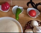 صورة لخطوة 1 من وصفة بيتزا بالخضر الطازجة والفطر الطري وبدون صلصة طماطم 😋😋😋🍕🍕