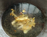 Foto langkah ke 2 dari resep Tumis Sawi Berkuah.