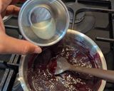 Foto langkah ke 10 dari resep Pecan Blondie Cheesecake with Blackcurrant.