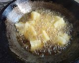 Foto langkah ke 2 dari resep Singkong Goreng "Bawang Putih".