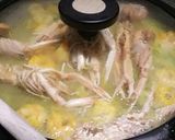 A picture of step 2 of Langostine and prawn spaghetti.